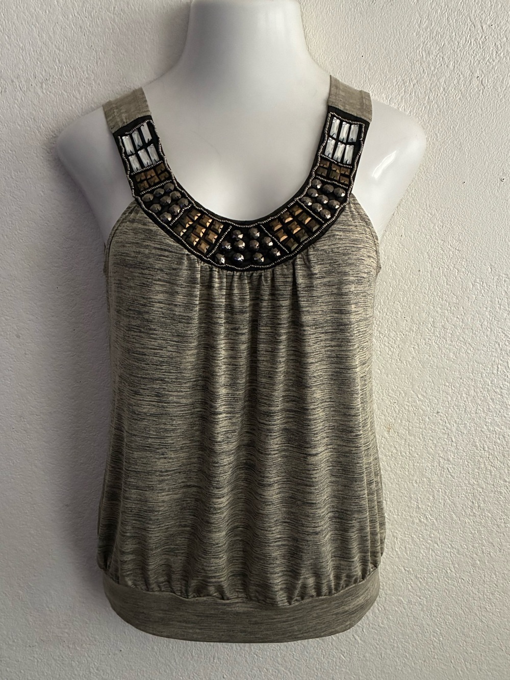 BCX Embellishments Crew-Neckline Sleeveless Top L